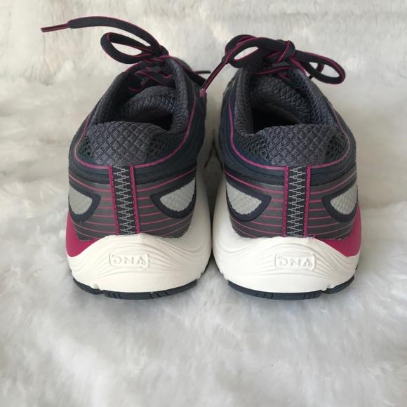 Brooks Dyad 9 Running Sneakers - Picture 4 of 5